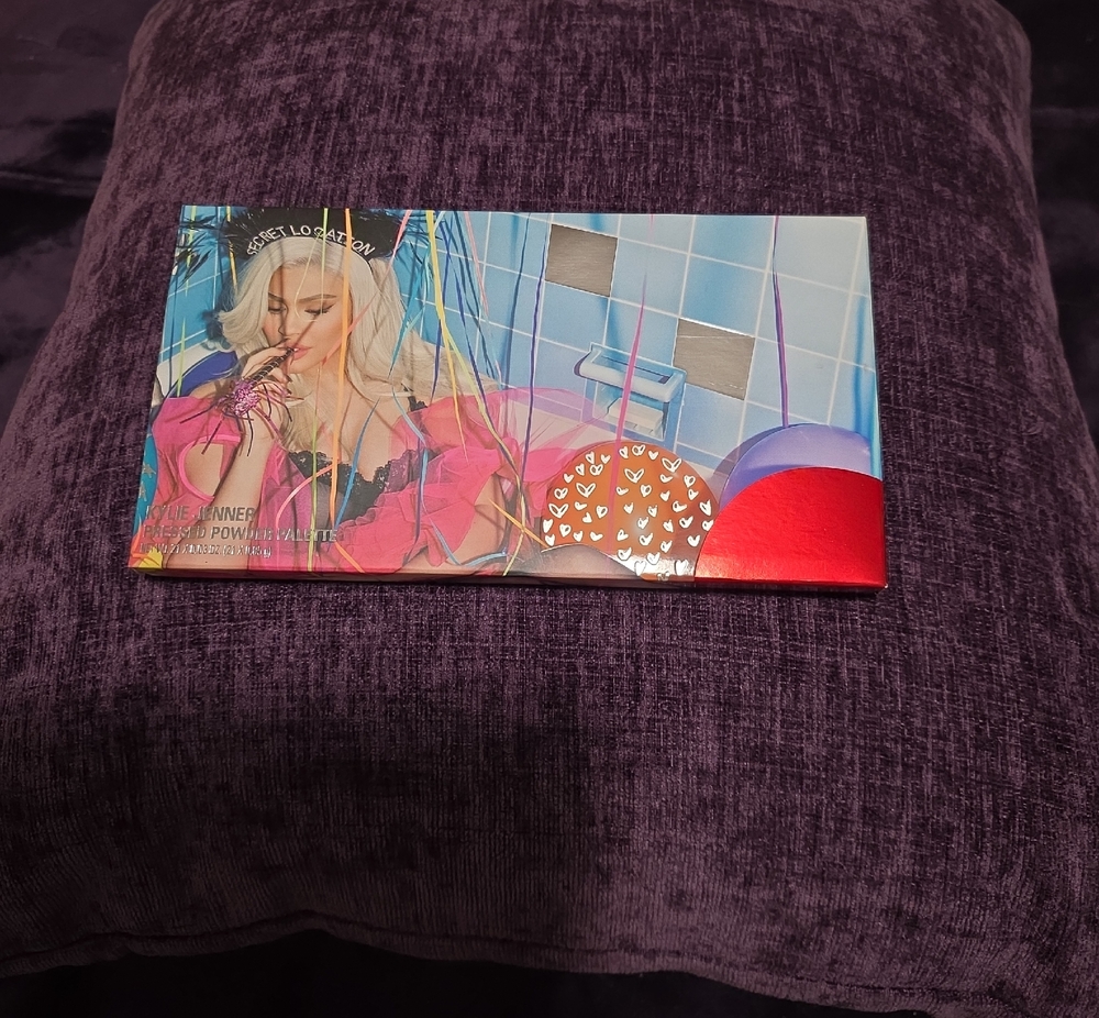 BNIB KYLIE JENNER Sipping Pretty Eyeshadow Palette